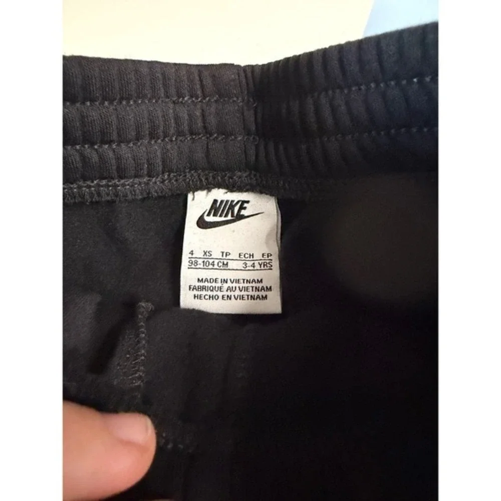 Nike Kids Black Fleece Joggers Toddler Size 4 XS Sweatpants Logo Activewear